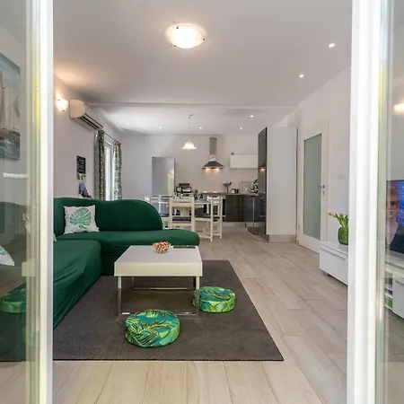 Apartment Ela