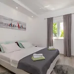 Apartamento Ela *